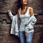 Ana La Salvia Instagram - Renovación de book para @analasalviaoficial ¡Feliz de reencontrarnos! 🙌🏻📸❤️ . Team: @beatrizsandovaloficial @arlette_sandhairstyle @isramendoza2 #shooting #analasalvia #actress #tvhost #actrizvenezolana #alexpadronphoto #fotografo #streetstyle