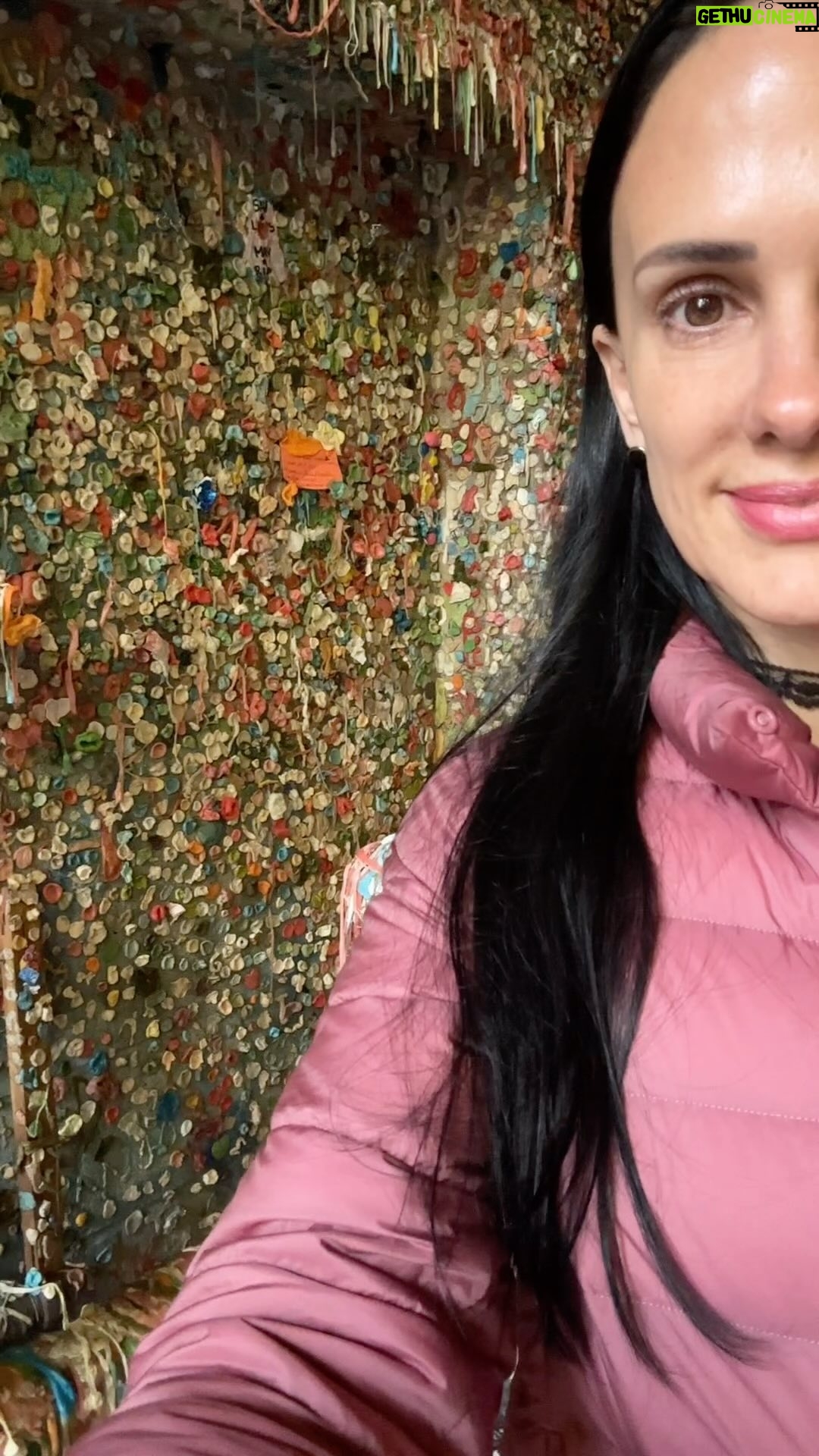 Ana La Salvia Instagram - Impresionante #thegumwall #seattle 😅🤗