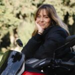 Ana Marta Ferreira Instagram - Posso chamar com muito orgulho a @yamahamotorpt: FAMÍLIA! Cá em casa já todos temos motas Yamaha, desde o Vasquinho aos meus pais. Somos uns eternos apaixonados! Aprendi com 9 anos a conduzir mota e foi das melhores coisas que me aconteceram! Quando tirei a licença de 50cc, comprei uma DT 50!!! Era épica!!! Nunca imaginei que uns anos mais tarde fizesse parte desta família! Por muitos mais anos e aventuras!!! O melhor está por vir que já estou a tirar a carta para todas as cilindradas!!!!! 💪🏼💪🏼💪🏼 #EuVouDeYamaha @yamahamotorpt 📸 @catarinapca