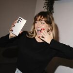 Ana Marta Ferreira Instagram - Continuo maravilhada com o meu novo Samsung #GalaxyS24 Ultra... Não é só mais um smartphone, é o primeiro telemóvel IA da Samsung. Descubram todas as (incríveis) funcionalidades na página da @samsungportugal e vão por mim... vão ficar doidos!! #parceria
