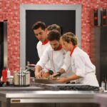 Ana Marta Ferreira Instagram - E hojeeee temos mais Hell's Kitchen e as energias vão estar ao rubro 🔥🔥🔥 E a nossa @claudiasemedo que pôs as tranças da cor da melhor equipa?? 😂😍 épica sempre Encontramo-nos logo à noite??? @sicoficial