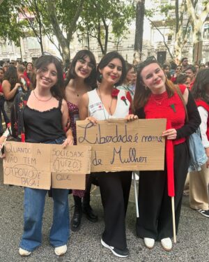 Ana Moura Instagram - Viva a Liberdade! ❤️🌹
