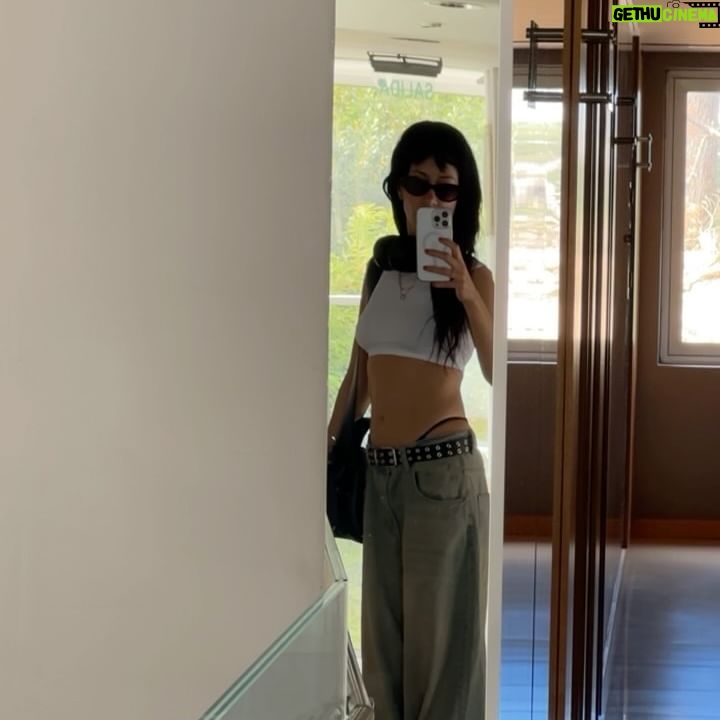 Ana Moura Instagram - Ahí va ella Ahí va ella, ella sabe lo que quiere, ta soñando todo el dia y después todo sucede ❤️🔥 ☀️❤️🔥