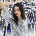 Ana Pau Castell Instagram - Pensaba subir estas fotos con alguna frase “inspiradora” pero después pensé en que mejor me gustaría compartirles un poco mi, sin la luz y el maquillaje perfecto, a veces me esfuerzo por mostrar esta versión “perfecta” de mi vida, y hoy quería mostrarles que también la persona de la segunda foto soy yo…Con todo y todo, cada día me esfuerzo por construir esta mejor versión de mi, aceptando qué hay momentos buenos y momentos malos, pero que todo de aprende, entendiendo que esta bien si a veces no todo esta bien, repitiéndome a mi misma que confíe (que todo va a estar bien)… hoy solo quiero decirte a ti también que estás leyendo esto: todo va a estar bien…CONFÍA 🤍 Pd: la tercera foto me identifica y la cuarta me gustó…bye