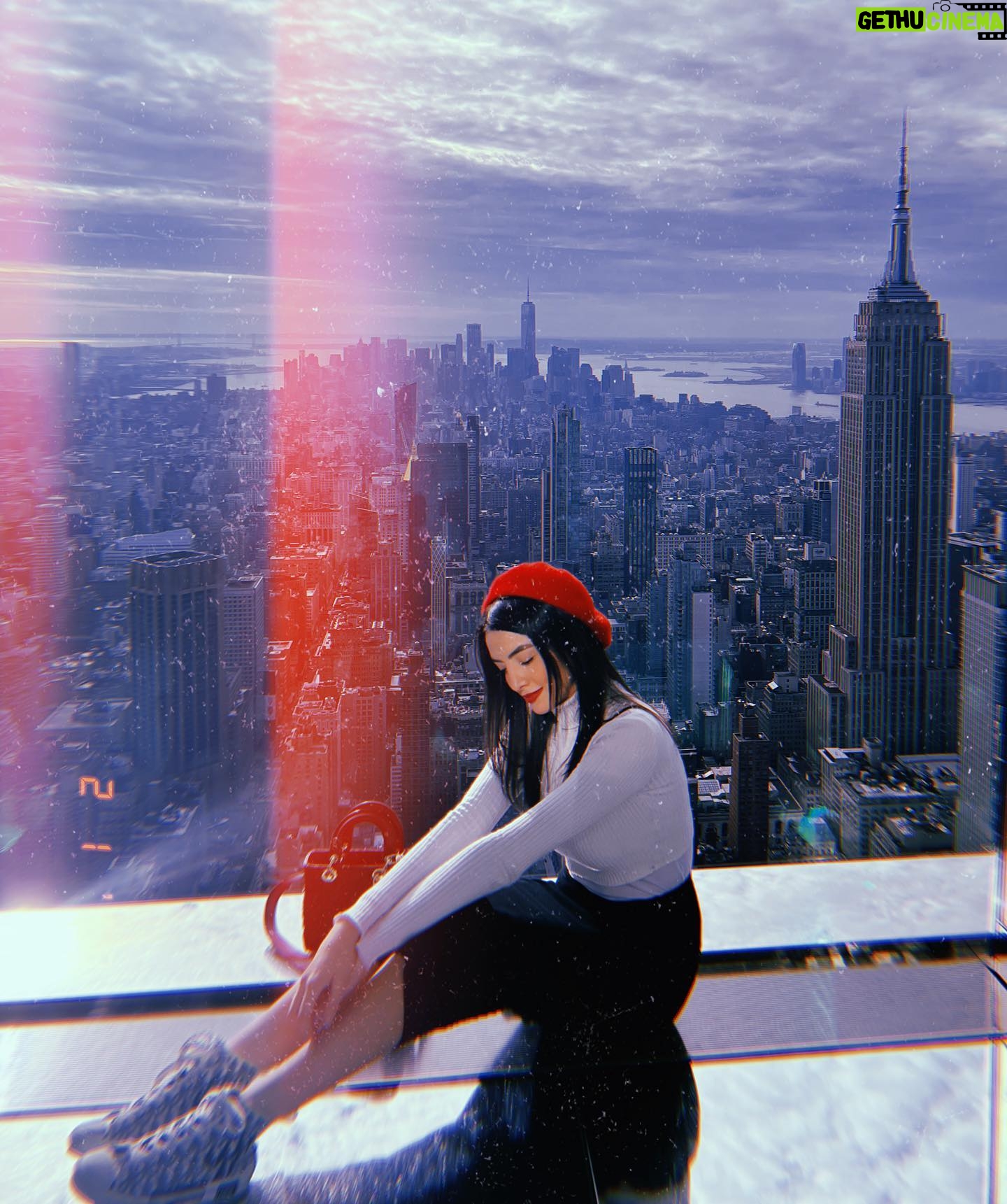 Ana Pau Castell Instagram - She’s… ✨a New York girl ✨ Me di cuenta que no había subido nada del viaje así que les dejo este top 10 de mis fotos favoritas 💙🌃