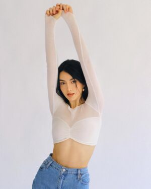 Ana Pau Castell Instagram - spamming pics 🦋 ✨

me ven muy seria en la primera pero la verdad es que me gusta sonreír como en la tercera…
 
foto: @infiernno 
stylist: @dantealbertti 
make up: @karianamua