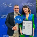 Ana Pau Castell Instagram - Oficialmente Licenciada en Administración Financiera 💙🎓!!! Oigan que aventura fue estudiar una carrera mientras le hacíamos a la artisteada, toda una experiencia (no se si recomiendo jajaja) pero LO LOGRAMOS ✨!!! Esto también es para mi madre hermosa y mi papá que los amo con todo mi corazón y les agradezco infinitamente el esfuerzo y el amor que me dieron durante este camino @lourdes.chavez.7731 @juliocesarhernandezmora74 !! Gracias a mis compañeros que me salvaron el pellejo varías veces cuando se andaba en el trabajo jaja !! Gracias Dios ! Gracias vida ! 🙏🏻 Orgullo Tec 💙 @tecdemonterrey Que chingona experiencia!! Estoy feliz bye…