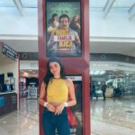 Ana Pau Castell Instagram - ES HOY‼️ES HOY ‼️ Después de años de espera y una pandemia mundial jajaja…Hoy se estrena Pobre Familia Rica en renta/ compra por Amazon Prime Video, Cinepolis Klic, Google- YouTube, iTunes e Izzi !! Les presento a Sofía Torres …le tengo un cariño muy especial a este proyecto, llegó para cambiarme la vida y espero que ustedes la disfruten tanto como yo 💛 VAYAN A VERLA YA !! Quiero agradecer a todos los que fueron parte de este proyecto, a mi mamá tan increíble @monicahuarte, a mi bichito @victorhmartin y a mi hermanito chiquito que ya no está tan chiquito jaja @jaimaqueo Gracias a mi director por confiar en mi @gerardomoranc y a @pepecuervocasting por darme la oportunidad, siempre voy a estar infinitamente agradecida con ustedes 🥹!!! Y también a todos mis compañeros que sin ellos no sería lo mismo !! @silvianavarroyya @mikel.mateos @iamdelafuente @oficialmariachacon @carlosgaticamx @reynaldo_rossano @gustavoegelhaaf @michihart @oficialmijares GRACIAS !! @zamorafilms @dbirmanripstein @itsmme @diamondfilmsmex @thr3media @tani.benitez @edher_campos @fromlamanchatomexico Por último a mi agencia @talentoas @almyssilgado que con este proyecto comenzamos juntos ✨! Con mucho amor, Pobre Familia Rica 🍀💵