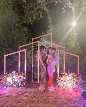 Ana Pauls Instagram - Qué fiestón del amor Munor! Qué alegría celebrarte y deleitarnos con tu talento y dedicación. Gracias por elegirnos como familia. Felices y agradecidas de venir a festejar tu vida con vos. Lo mejor está por venir. Te amamos mucho primi ❤️