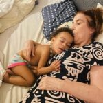 Ana Pauls Instagram - Feliz cumple Mamirta! Gracias por hacernos adentro tuyo. Si hay algo que hiciste bien en esta vida somos nosotras. Tu interior fue el mejor monoambiente en el que viví. Y aunque después me diste otras casas tu cuerpo siempre va a ser mi hogar preferido. Gracias por ser la mejor mamushka. Te amamos hasta el infinito y más allá 🚀✨💗