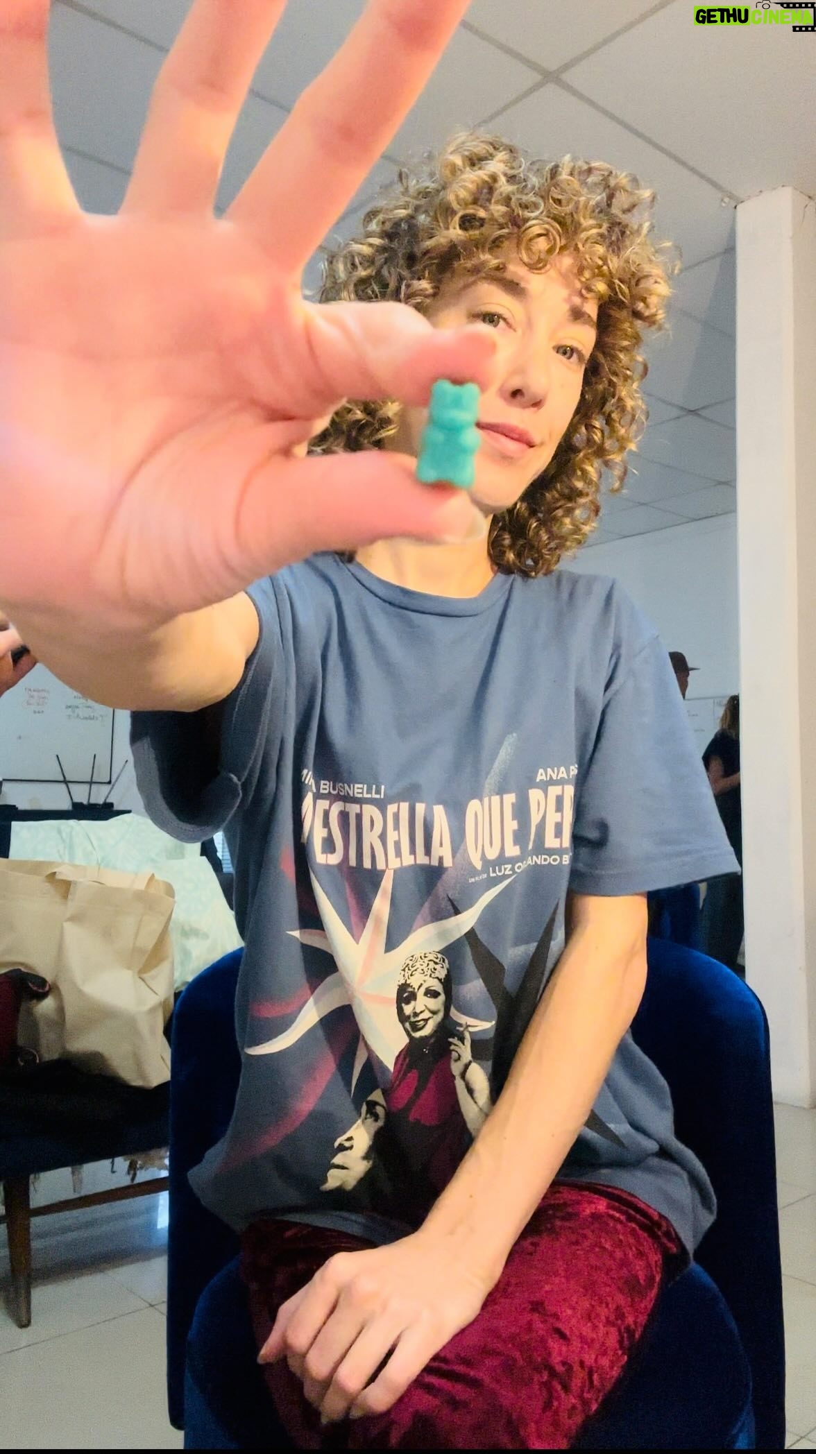 Ana Pauls Instagram - Ad 🎥 GRWM para el pre estreno de mi película! Antes que nada me como una gomita @sugarbearpro para tener el pelo siempre divino. #sugarbearpro