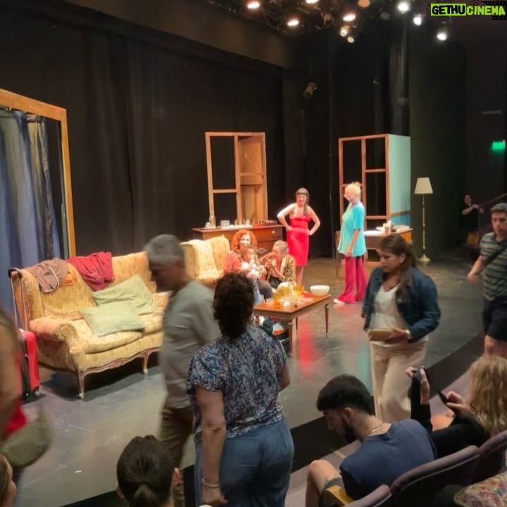 Ana Pauls - 10.1K Likes - Feliz cumple Mamirta!
Gracias por hacernos adentro tuyo. Si hay algo que hiciste bien en esta vida somos nosotras. Tu interior fue el mejor monoambiente en el que viví. Y aunque después me diste otras casas tu cuerpo siempre va a ser mi hogar preferido. Gracias por ser la mejor mamushka. Te amamos hasta el infinito y más allá 🚀✨💗