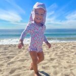 Ana Pauls Instagram - Hoy cumple 2 años esta Bendi del amor! 🎂 Cuando te nombré no sabía cuánto honor le ibas a hacer a tu nombre. Amo que seas mi hija porque sos muy genia, buena, dulce, inteligente, aventurera, valiente, fuerte, carismática, compañera, hermosísima y si bien todo el mérito es tuyo me re llevo los créditos que pueda. Es un orgullo ser tu mamá. Si vivir estaba bueno antes de tenerte, ahora es una fiesta. Traes alegría a todo el que se te cruce. Brindo por vos, por esa sonrisa que es pura dopamina y por este placer que es verte crecer. Chin chin! Feliz cumple reina de todos mis reinos! Te amo ❤️