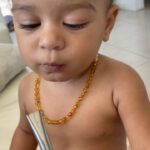Ana Pauls Instagram - Hoy cumple 2 años esta Bendi del amor! 🎂 Cuando te nombré no sabía cuánto honor le ibas a hacer a tu nombre. Amo que seas mi hija porque sos muy genia, buena, dulce, inteligente, aventurera, valiente, fuerte, carismática, compañera, hermosísima y si bien todo el mérito es tuyo me re llevo los créditos que pueda. Es un orgullo ser tu mamá. Si vivir estaba bueno antes de tenerte, ahora es una fiesta. Traes alegría a todo el que se te cruce. Brindo por vos, por esa sonrisa que es pura dopamina y por este placer que es verte crecer. Chin chin! Feliz cumple reina de todos mis reinos! Te amo ❤️