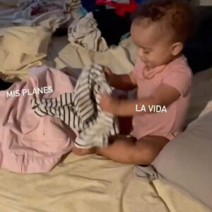 Ana Pauls Instagram - Hoy cumple 2 años esta Bendi del amor! 🎂
Cuando te nombré no sabía cuánto honor le ibas a hacer a tu nombre. Amo que seas mi hija porque sos muy genia, buena, dulce, inteligente, aventurera, valiente, fuerte, carismática, compañera, hermosísima y si bien todo el mérito es tuyo me re llevo los créditos que pueda. Es un orgullo ser tu mamá. Si vivir estaba bueno antes de tenerte, ahora es una fiesta. Traes alegría a todo el que se te cruce. Brindo por vos, por esa sonrisa que es pura dopamina y por este placer que es verte crecer. Chin chin! 

Feliz cumple reina de todos mis reinos!
Te amo ❤️