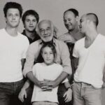 Ana Pauls Instagram - Feliz cumple Papirou Me doy cuenta de que no estás presente en mi Instagram y hoy en día es mi álbum de recuerdos así que quiero homenajearte acá. Toda la vida sufrí porque tenía un padre viejo. Me tuviste a los 54 años así que la amenaza de tu muerte siempre estuvo presente. Qué bronca me daba que mi hermano mayor siempre te fuera a tener por 30 años mas que yo. Pero entender que no fuiste el mismo padre a los 24 que a los 54 me cambio la perspectiva. La calidad de nuestros años compartidos no se comparan con ninguna cantidad mayor. Me diste una vida hermosa y fue gracias a tu edad y experiencia de vida. Aunque lamento que no pueda seguir creciendo con vos y que no conozcas a Bendi sé que se aman a través de los planos. Porque te reconoce en las fotos sin haberte visto. Gracias por los tremendos hermanos que me diste a los que amo con locura. Gracias por ser tan lindo ejemplo sin querer serlo. Gracias por tu presencia cuando estabas vivo y cuando no también. Gracias por nuestras infinitas vacaciones juntos. Y mas allá de las palabras eternas de agradecimiento que nunca van a ser suficientes te celebro bailando con Bendi todos los días. Disfrutando la existencia aunque a veces sea más difícil y me olvide de lo que realmente importa. Vos me lo recordas. Te honro siendo feliz. Te amamos para siempre