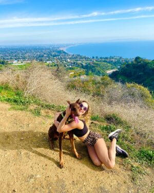 Ana Pauls Instagram - Adios Maxi! 
Conocerte y convivir con vos fue maravilloso. Gracias por ser tan buen amigo. Gracias por adoptarme como tu humana y darme tanto amor. Por tu hermosa compañía en momentos de soledad. Gracias a vos la Bendi está hoy acá porque bien sabemos que sos lo que más me gustó del padre. Vamos a extrañarte mucho. Voy a extrañar tu inteligencia y ternura. Voy a extrañar nuestra rutina y todas las veces al día que me sacabas a pasear. 
Un honor haber compartido la vida con vos. 
Gracias totales compañero 
Te amo por siempre 💗