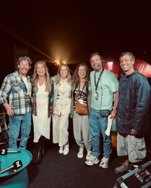 Ana Rita Clara Instagram - 𝙈𝙪𝙨𝙞𝙘 𝙡𝙤𝙫𝙚𝙧 @𝙛𝙣𝙖𝙘𝙡𝙞𝙫𝙚 
Só para partilhar convosco mais alguns momentos da emissão de ontem na @tvificcao e que se tornou algo de muito especial no @fnacliveportugal 😊

Confesso que já tinha muitas saudades dos diretos, de apresentar festivais de verão e de sentir toda esta vibração incrível! Um orgulho e um gosto fazer parte desta equipa maravilhosa! Obrigada!
Sem vocês estas 10 horas de emissão em direto não teriam sido tão perfeitas!

Muito obrigada e muitos parabéns pelo sucesso @fnacliveportugal, @inescondeco, todas as equipas, todos os artistas e convidados que estiveram connosco nestas horas de partilha e de cultura. Não falta talento e vontade de vibrar com concertos e arte no nosso País!

E a @tvificcao estará sempre onde a cultura e a proximidade com todos vocês pede! 
Grata por todos aqueles que nos acompanharam nesta emissão!
E para o ano há mais!😊
Quem viu?😊

Styling @danielbaptistaribeiro 
Look @isabelferreiraconceptstore
Jewelry @cincostore
Shoes: @aldo_shoes 

•
•
#ARC #FnacLive #TVIFiccao #live #festival #music #culture #Tvhost #specialemission
