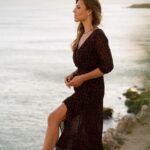 Ana Rita Clara Instagram - “𝙉ã𝙤 𝙩𝙚 𝙚𝙨𝙦𝙪𝙚ç𝙖𝙨 𝙙𝙚 𝙣𝙖𝙢𝙤𝙧𝙖𝙧 𝙖 𝙫𝙞𝙙𝙖” Das frases mais lindas que conheço. Pertence ao Dr. Eduardo Sá e desde que a ouvi numa das suas entrevistas, não mais a esqueci… nem a sua imagem. Este “namorar a vida” permanentemente. Sem medos, sem fugas, sem deixar para amanhã. Viver o agora. Com alegria, muita luz e entrega. Semana cheia de desafios e projectos, mas sempre esta vontade interior enorme de “namorar a vida”. E ela tem de ser namorada. Amada. • • #ARC #week #lifegoals #namoraravida