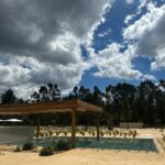 Ana Rita Clara Instagram - Ａｌｅｎｔｅｊｏ． Ｅｓｓａ Ｐａｚ Tempo de descanso e felicidade neste Alentejo que amo. Não existe céu como este por aqui, nem em nenhum outro lugar este cheiro a terra e terreno a perder de vista. A natureza tudo comanda e eu preciso destes momentos de paz que me fazem tão bem. Revigorada para a nova semana que está a chegar. Bom resto de domingo para todos😘 • • #ARC #weekend #alentejo #comporta