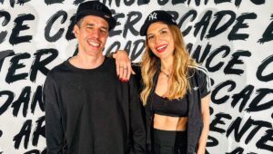 Ana Rita Clara Instagram - 𝙉𝙚𝙬 “𝙎𝙖í𝙙𝙤𝙨 𝙙𝙖 𝘾𝙖𝙞𝙭𝙖” 𝙣𝙖 @𝙩𝙫𝙞𝙛𝙞𝙘𝙘𝙖𝙤😊
Falta muito pouco para se poderem divertir com o programa “Saídos da Caixa”, tal como eu me diverti a gravá-los! 

Momentos fora da caixa, deste rostos que conhecem tão bem, mas que nunca viram desta forma!!😅😊
Muito obrigada @cifrao4real, @rod7soares e @patriciacandoso, três dos nossos muitos e fantásticos convidados!!

Estreia já dia 15, às 21h na @tvificcao!!
Um gosto poder criar assim e ter uma equipa fabulosa que me ajuda a fazer os sonhos ganharem vida!!!😊
Grata!

 E vocês? São “Saídos da Caixa”?😊

•
•
#ARC #saidosdacaixa #New #tvshow #Tvificcao #15junho2019