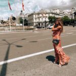 Ana Rita Clara Instagram - 𝙨𝙤𝙣𝙧í𝙚 𝙖 𝙡𝙖 𝙫𝙞𝙙𝙖, 𝙡𝙖 𝙫𝙞𝙙𝙖 𝙩𝙚 𝙨𝙤𝙣𝙧í𝙚 Hola Madrid 🇪🇸 Sempre tão bom regressar. Daquelas cidades em que vivia facilmente e que já sinto que conheço. A aproveitar o feriado, este dia tão importante e também celebrado por aqui. Que sejamos gratos pelo que temos e que vivamos na distinção entre trabalhar para viver e viver para trabalhar. Um bom feriado para todos 😘 - Passear pela Gran Via - Plaza de Cibelles - Museu do Prado - Restaurante @amazonico.madrid - Uma das “bodegas” mais antigas da cidade no bairro cool da Chueca • • O look vestido lindo @guess @companhiasolucoes #ARC #Madrid #travel