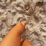 Ana Rita Clara Instagram - 𝙁𝙧𝙤𝙢 𝘿𝙪𝙗𝙖𝙞 𝙬𝙞𝙩𝙝 𝙡𝙤𝙫𝙚❤️ Olá abril. Que venhas cheio de sol, boas vibrações e profícuo. A aproveitar estes dias no Dubai para relaxar, reflectir e desfrutar. Vista para o hotel mais luxuoso do mundo, o @burjalarab, com 7 estrelas, de um dos mais bonitos espaços em que já fiquei. Neste destino onde o luxo comunga com o cosmopolitismo e valores culturais distintos, repenso como cada um de nós deve mesmo saber o seu propósito. E valorizar aquilo que realmente importa. • • #ARC #Easter #dubai