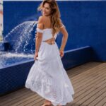 Ana Rita Clara Instagram - 𝙏𝙝𝙖𝙩 𝙛𝙡𝙮𝙞𝙣𝙜 𝙛𝙚𝙚𝙡𝙞𝙣𝙜🕊️ E quando as sextas chegam cheias de calor é tão bom… Será que se vai manter?😊 Quem me conhece sabe que sou solar, de calor e pé na areia … Depois de uma semana cheia de trabalho (não vejo a hora de vos contar tudo:), que bom que é encarar o fim de semana com estas boas temperaturas! Bom fim de semana para todos ❤️ Vestido maravilhoso da @guess @inesmargaridamartins Dream team @magg.agency