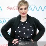 Anabel Alonso Instagram - Anoche en los Premios MiM Recibí el Premio por mi Contribución a la Ficción Nacional. UN HONOR!!!! Make up by @pablomaciassr @damautor