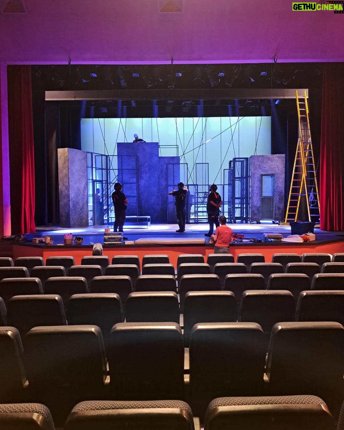 Anabel Alonso Instagram - Viendo la escenografía por primera vez. #LaCelestina @secuencia3