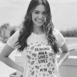 Anabelle Acosta Instagram - This is joy, a full heart & pure gratitude. That’s a wrap on our @peta campaign shoot! Thank you so much to your incredible team for making today happen & thank u to @epicveganla for blessing us with delicious mini pies. Today was very very special, for many many reasons. 🐇 #agifttoyounicole #peta
