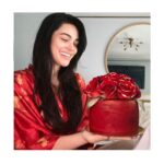 Anabelle Acosta Instagram - Grateful for all the love & beautiful messages I woke up to today. Thank you 🌹❤️🙏🏻 ♓️ 🎈 #piscesseason