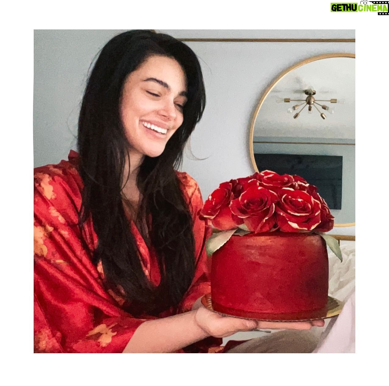 Anabelle Acosta - 3 Likes - Grateful for all the love & beautiful messages I woke up to today. Thank you 🌹❤️🙏🏻 ♓️ 🎈 #piscesseason