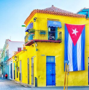 Anabelle Acosta Instagram - Mi tierra bella | Mi tierra santa | La tierra donde naciste, no lá puedes olvidar. Porque tiene tus raices, y ló que dejas atrás | #soscuba🇨🇺💔💪🏼