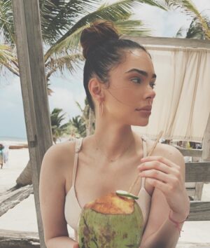 Anabelle Acosta Instagram - 🌴 🥥 | #TulumDiaries