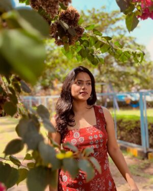 Anagha Narayanan Instagram - Glowing a Lil different lately. 

@_me.anjnakamal_ 📸

#photooftheday #photo #glowing #summervibes #ethnicwear #instagram #instagood #love