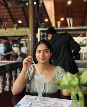 Anagha Narayanan Instagram - Summer pt 1
@_me.anjnakamal_ ❤️
.
.
.
.
.
.
.
.
.
.
#instagram #summer #love #fashion