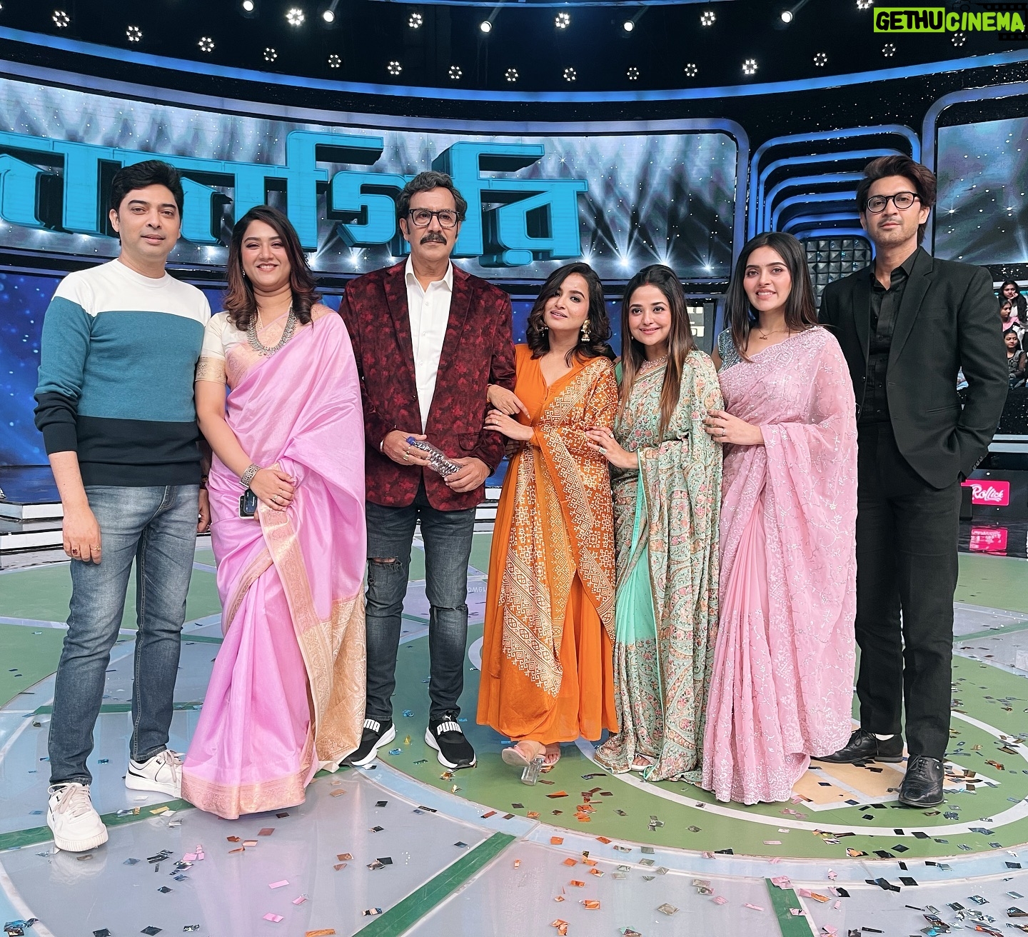Anannya Biswas - 3 Likes - Dadagiri tonight! Team #jogomaya
Don’t miss today’s episode you guys!
Zee Bangla, 9:30pm tonight!👊