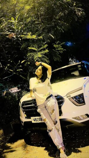 Anannya Biswas Instagram - Through the lens.. we find ourselves 

#anannyabiswas #reels #trending #instagram