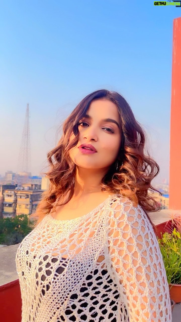 Anannya Biswas - 3 Likes - Lemme teach you some beauty shots😉
Ps- song suggested by @nehaamandeep 😘
A very sexy suggestion by my #jogomaya 😝
#anannyabiswas #instagram #reels #trending