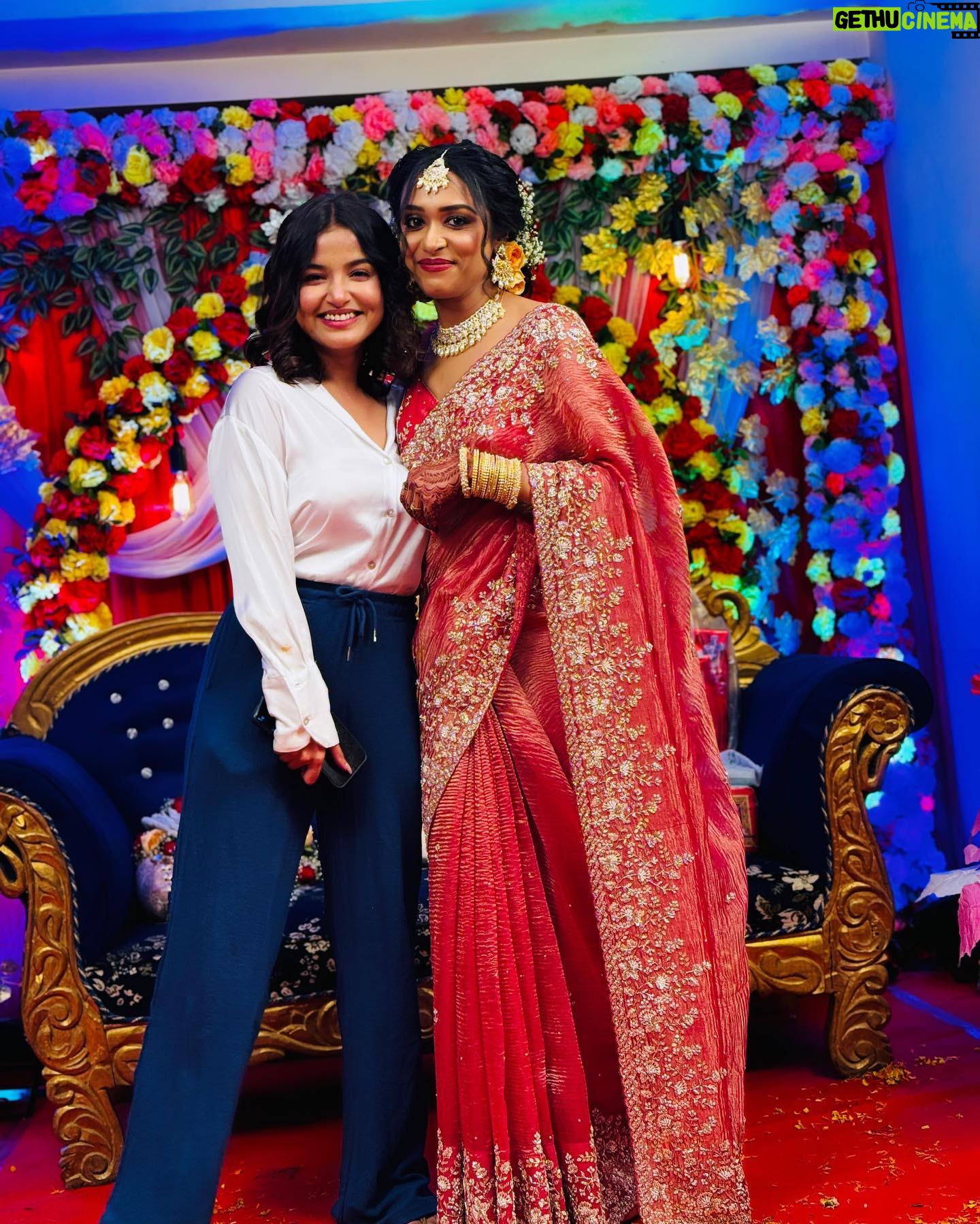 Anannya Biswas - 3 Likes - Finally the tum tum happened, and they got hitched 😃 11.03.2024
Congratulations🥂🎊🍾 @dipika.ghosh.946 @suvendu5822
PS: @mitalysingh .. one more wicket down but I’m still the constant player standing 😜