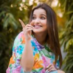 Anannya Biswas Instagram - Ek hi dil tha ❤😄 Inframe : @iamanannyabiswas Styling : @moodswings_styles Managed : @rudrakshprnads #trending #post #instagram #explore #agomoni #kolkataonswag #_thecapturer #calcuttachitrakatha #birbhumcanvas