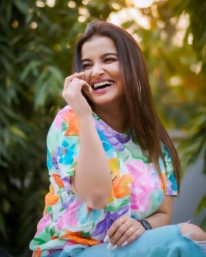 Anannya Biswas Instagram - Ek hi dil tha ❤😄
Inframe : @iamanannyabiswas 
Styling : @moodswings_styles 
Managed : @rudrakshprnads 

#trending #post #instagram #explore #agomoni #kolkataonswag #_thecapturer #calcuttachitrakatha #birbhumcanvas