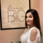 Anannya Biswas Instagram – “Seventy candles on a birthday cake
Turns out life is what you make” ..🤍🥂

#anannyabiswas #instagram #photooftheday