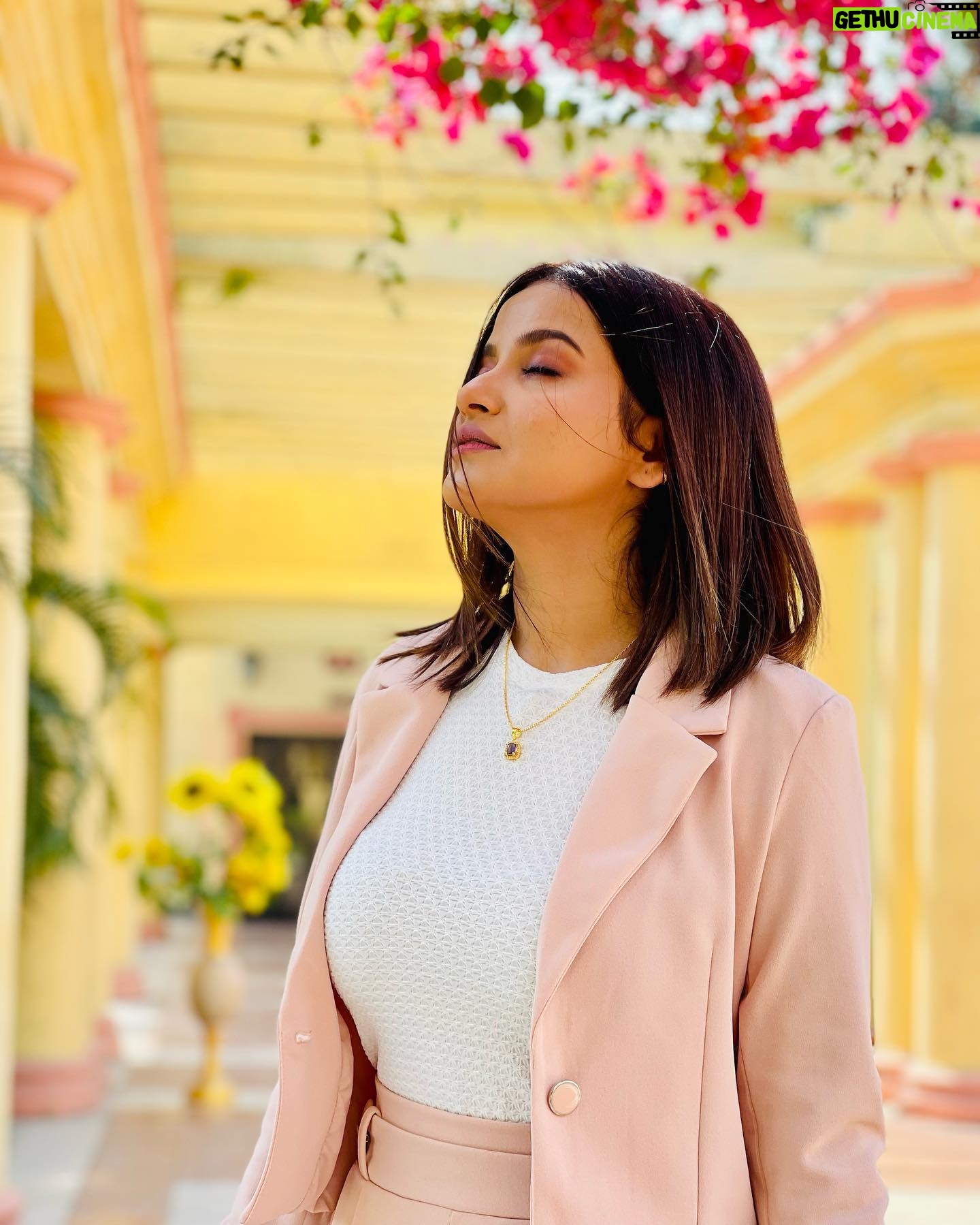 Anannya Biswas - 3 Likes - 🌻
#anannyabiswas #instadaily #instagram
