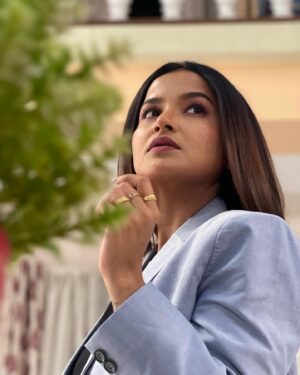 Anannya Biswas Instagram - What color is your aura?

#anannyabiswas #instagram #post #monday