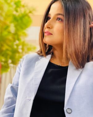 Anannya Biswas Instagram - What color is your aura?

#anannyabiswas #instagram #post #monday