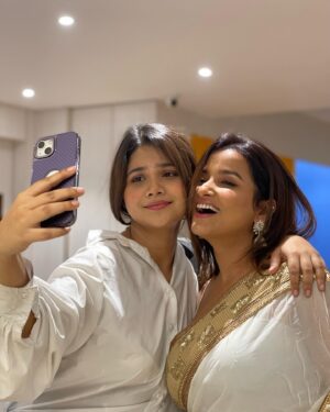Anannya Biswas Instagram - Kudi sachi kinni kinni 🥰