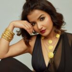 Anannya Biswas Instagram - HELLO @iamanannyabiswas MAKEOVER @makeupartist_riya9 HAIRDO @prantikdev_hair WARDROBE & STYLING @style_by_prantik JEWELLERY @jewellerysquare_official #beauty #gorgeous #love #photography #portrait #canon