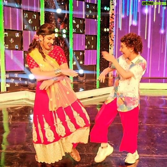 Ananya Dash Instagram - Pappi Bhai n Basanti 👯♀️👯♀️👯♀️ #dod